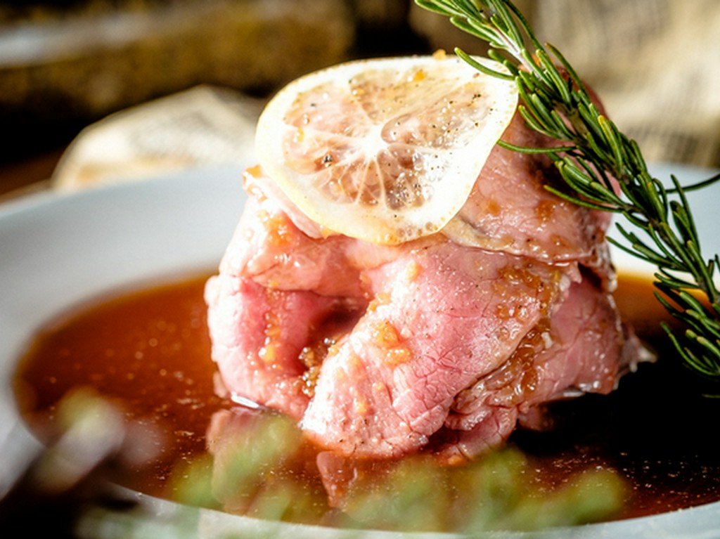 JA公認　A4等級　石垣牛の溶岩石ステーキ