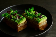 押さえておきたい前菜からメインまでしっかり召し上がっていただける、数量限定のお勧めコースです。


