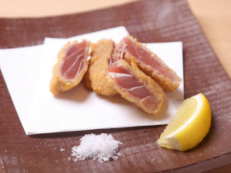 脂ののった大トロを使用『鮪ハラモのトロカツ』