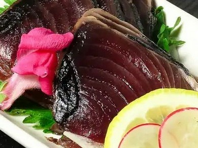 藁焼き鰹のタタキ