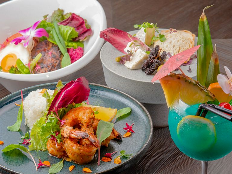 『ロコモコ』に『ブルーハワイ』、映えるメニューが揃ってる!