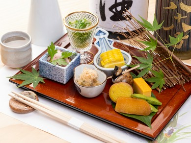 目でも楽しめる日本料理の粋『季節の前菜盛り合わせ』