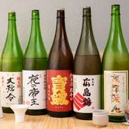 日本酒とワインを中心とした、バラエティに富んだドリンクメニューも【喜心】の魅力の一つ。「料理に合う」ことを重視してセレクトされたラインナップは地酒からフランスワインまで。好みの一杯が見つかります。