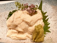 国産大豆100％の生湯葉です。
とろりとした食感が癖になる旨さです。
※表示価格は税別価格です。