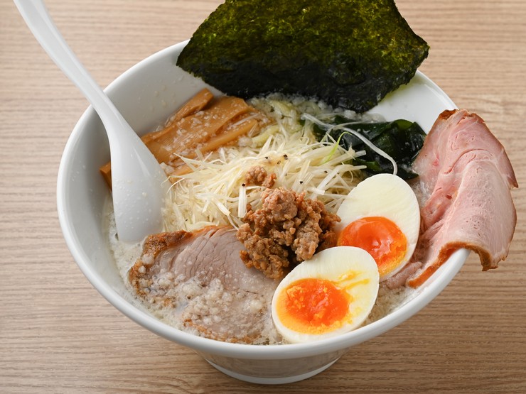 コッテリの塩らー麺専門店 MANNISH 日暮里/塩ラーメン | ヒトサラ