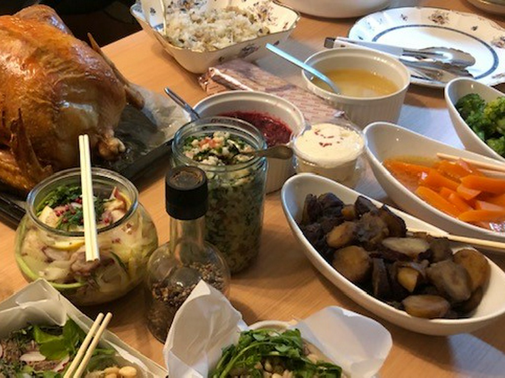 おまかせコース（写真はターキーディナーケータリング）