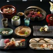 コース一例
小吸物・先附・八寸・お造り・冷野菜・神戸牛シャトーブリアン・神のタンもと・箸休め・神のハラミ・神戸牛フィレ・特産松阪牛サーロイン・逸品・強肴・季節の土鍋ご飯・椀物・水菓子・おもたせ

