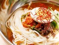 自家製スープがコク深い『冷麺』