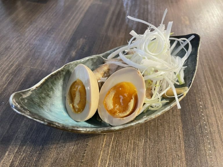 チャーシュー煮卵のせ