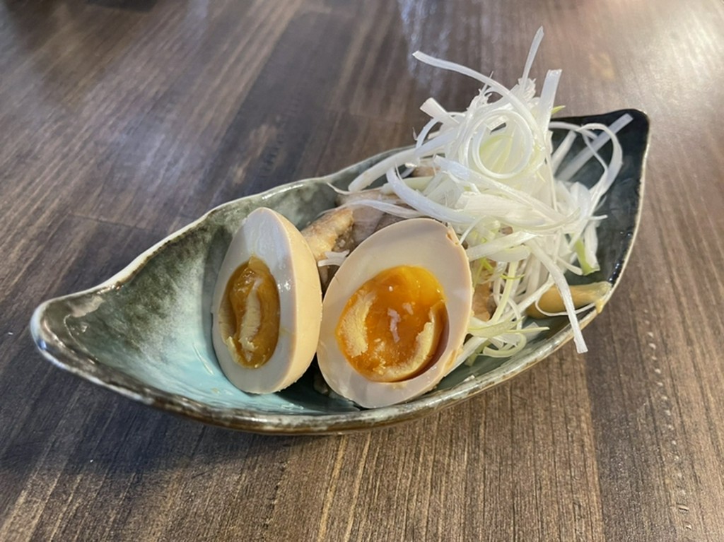 チャーシュー煮卵のせ