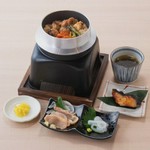 ･いくら：550円
･シラス：330円
･家系バラチャーシュー：330円
･明太子：330円
･ザク切り鰻：330円
･美味しいバター：220円