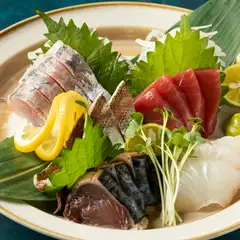 鮮度抜群の海の幸を満喫できる『鮮魚盛り合わせ』