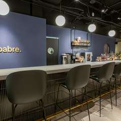 一人で気軽に訪れて、ゆったりと過ごせる居心地の良さが人気