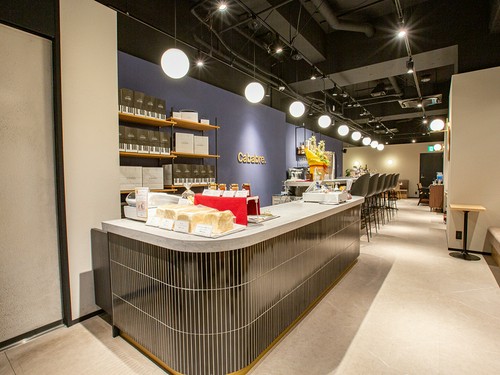 色彩のトーンが控えめで優しい雰囲気の店内
