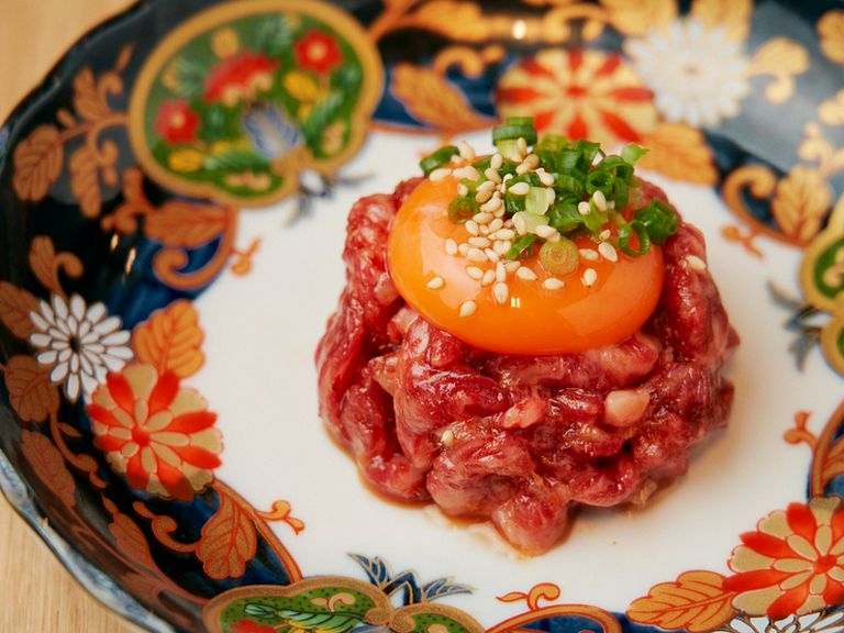 アレンジ自在！肉の旨みを堪能できる『レアステーキユッケ風』
