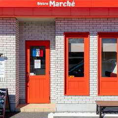 パリの街角を思わせるスタイリッシュな外観が目印！