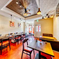 お気に入りのシートに座り、多彩なメニューを味わって