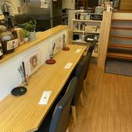 カウンター席 3席