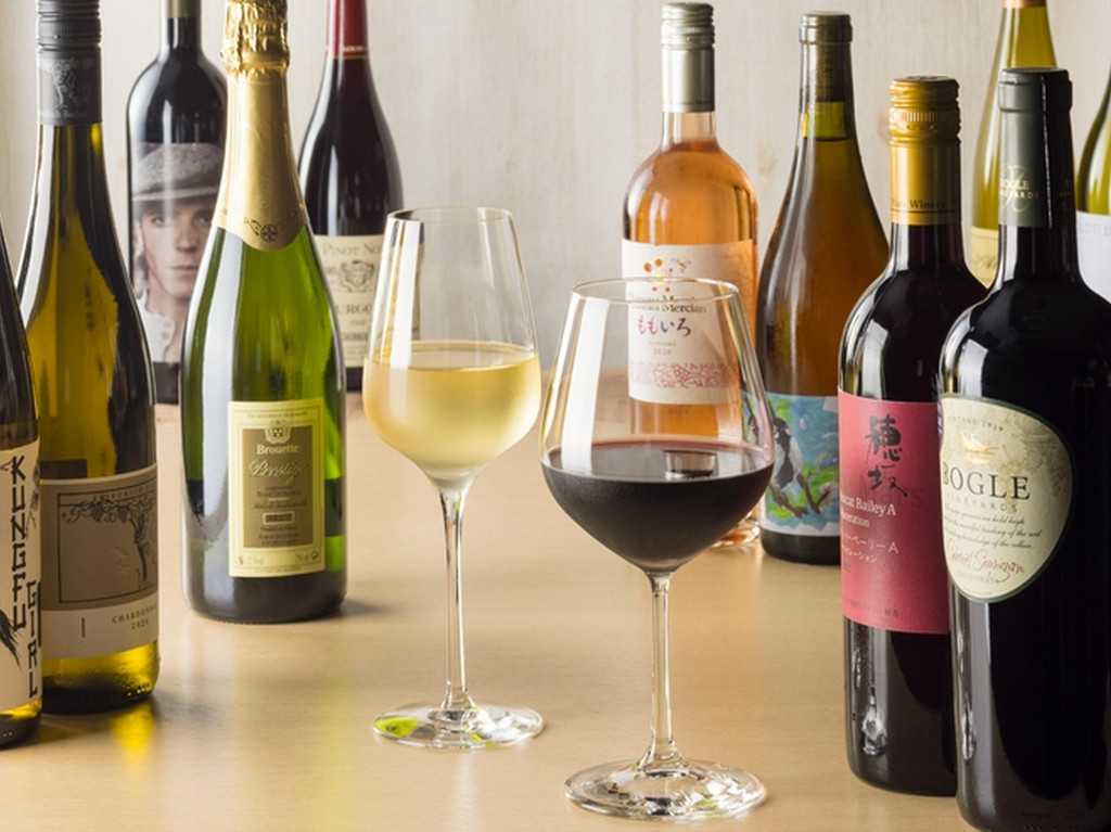 ワインや日本酒にも詳しい、料理人厳選のペアリング