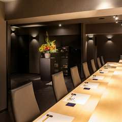 非日常の優雅な空間で、ゆっくりと流れる二人の時間