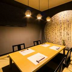 上品で落ち着ける個室で、大切な方のおもてなし