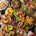 メインのお肉と季節のグリル野菜をふんだんに盛り付けた豪華なファーマーズプレートに飲み放題付コースです