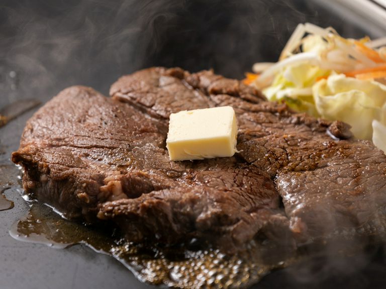 見た目も、味も超ビッグ!『超ビッグ牛ステーキ』