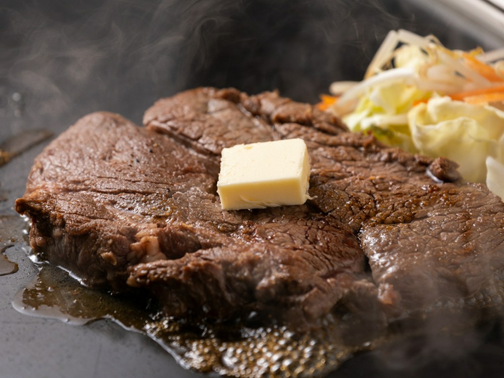 見た目も、味も超ビッグ！『超ビッグ牛ステーキ』