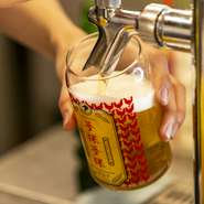 お客様のご要望多数により開催致します！生ビールもOKで2時間（LO. 30分前）飲み放題1980円（税込）！2時間飲み放題付きのご宴会コースもございますのでシーンに合わせてお好きなコースをご利用ください♪