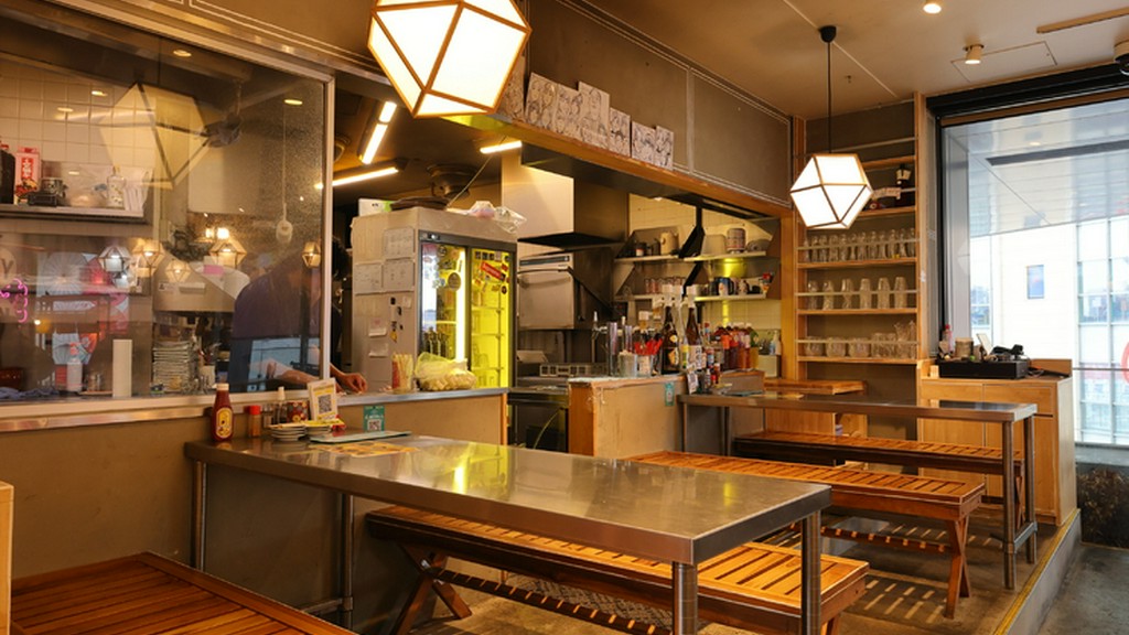 落ち着いた空間の中で、ゆっくり食事を楽しめる