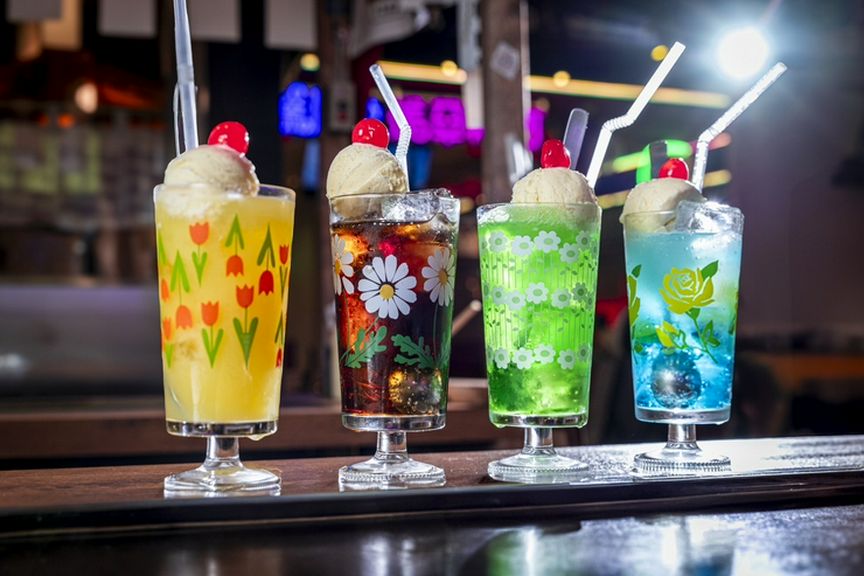 涼し気なグラスの中で、しゅわしゅわと泡立つ 『大人のクリームソーダ』