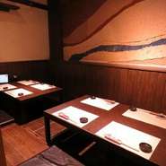 4名から最大30名まで、人数に合わせて使える掘りごたつ席が多数用意されています。ファミリーでの外食や女子会、各種宴会にピッタリ。仕切りがあるので、隣席からの視線を気にせず、くつろげます。