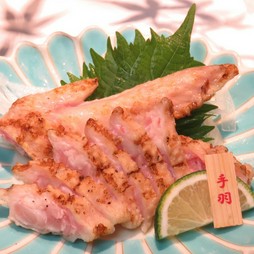 コリコリとした新食感がやみつきになる『手羽先のたたき』