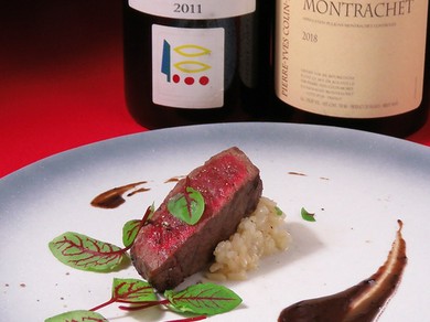 鹿児島県産の黒毛和牛やジビエを厳選ワインと満喫