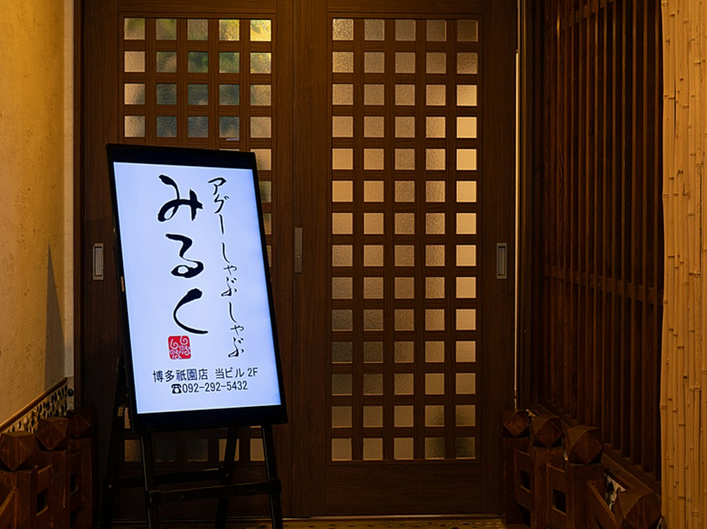 特別な夜に華を添えてくれる、ゴージャスなシャンパン