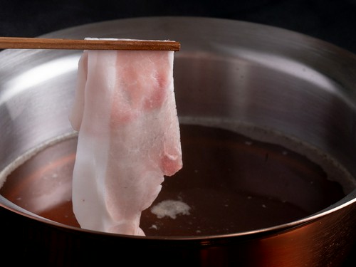 上質な豚肉の旨みを感じられるアグー豚