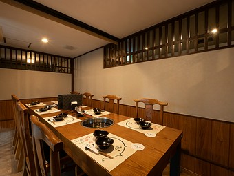 上質なおいしさをゆったりと楽しめる落ち着きのある空間