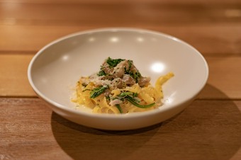 自家製手打ちパスタ　お肉のラグーソース