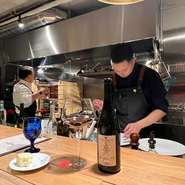 営業中のカウンターからの眺め