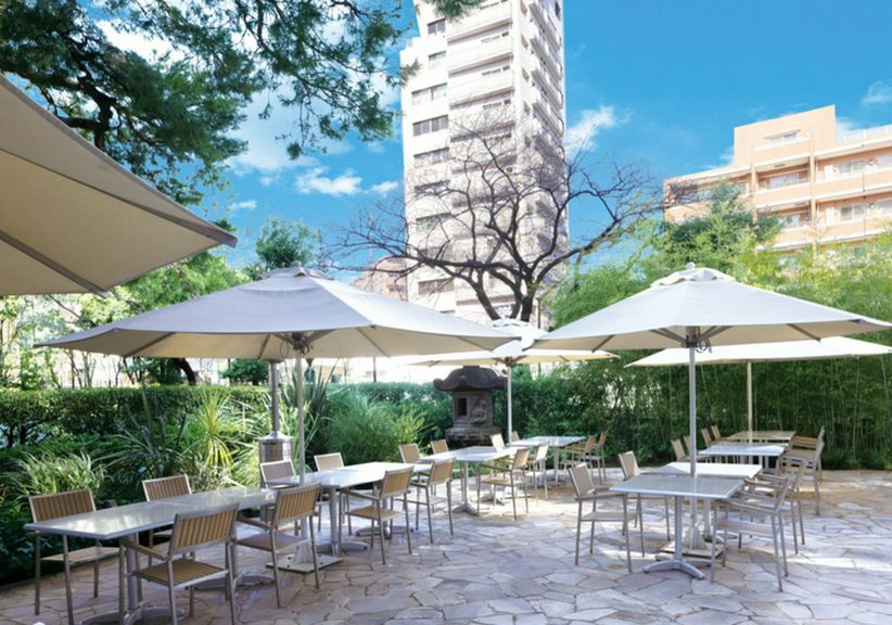 カリフォルニアをイメージして設えられたスタイリッシュな店内