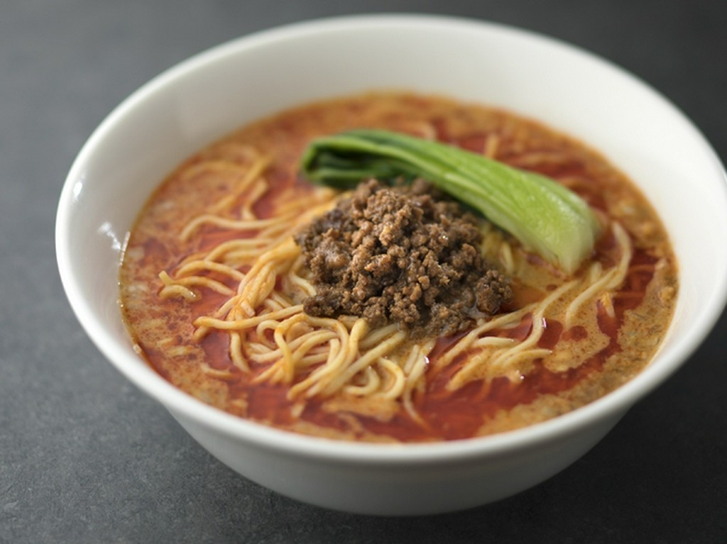 風味豊かな胡麻と程よい辛さがおいしさを引き立てる『胡麻味噌入り辛味汁そば（担々麺）』