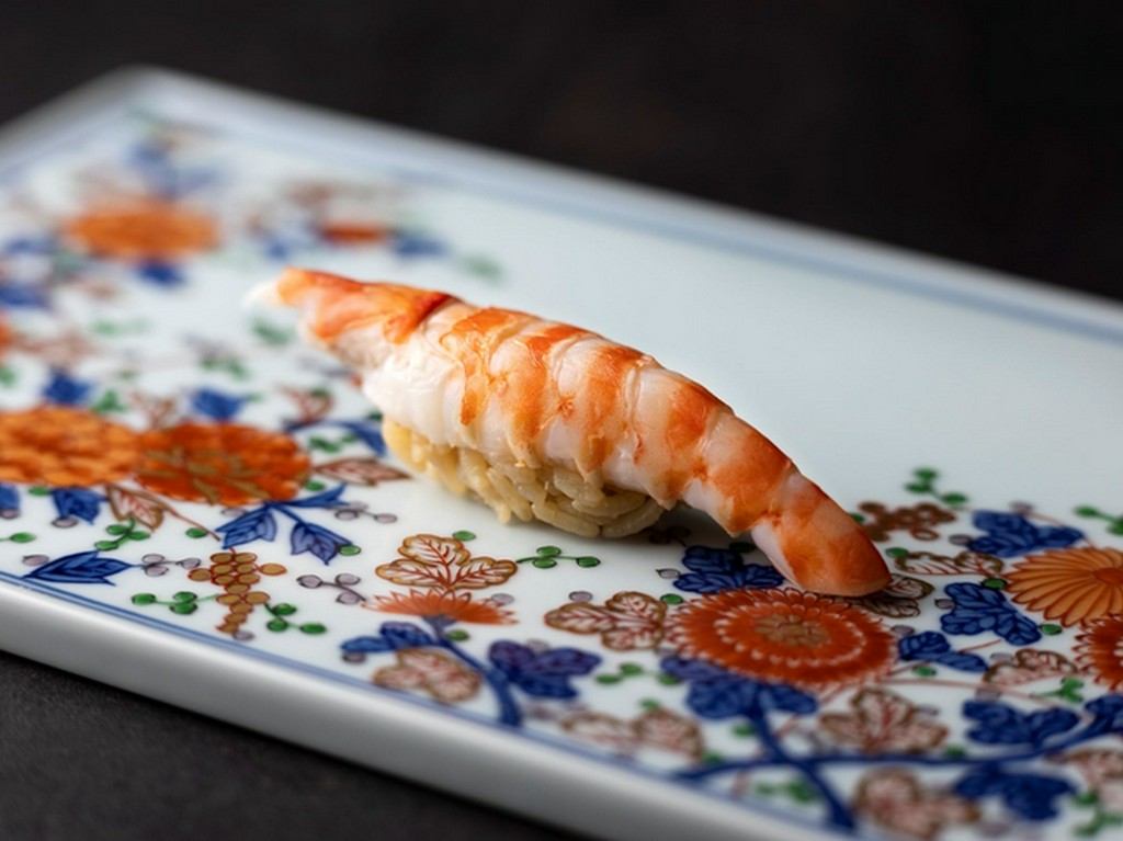 全国の港が誇る海の幸を、道を究めた職人の手で握る