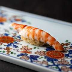 全国の港が誇る海の幸を、道を究めた職人の手で握る