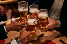 特選焼鳥、希少部位の他、高級食材を使った逸品も、たっぷり堪能できるコース。会食や記念日に最適なコース