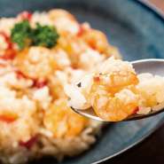 カラオケハンドレッドで食事をするならピラフがおすすめです。御食事利用にもご利用いただけるフードメニューをご用意しております！飲み会後の締めにも最適です。