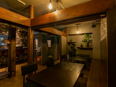 落ち着いた雰囲気が魅力の店内