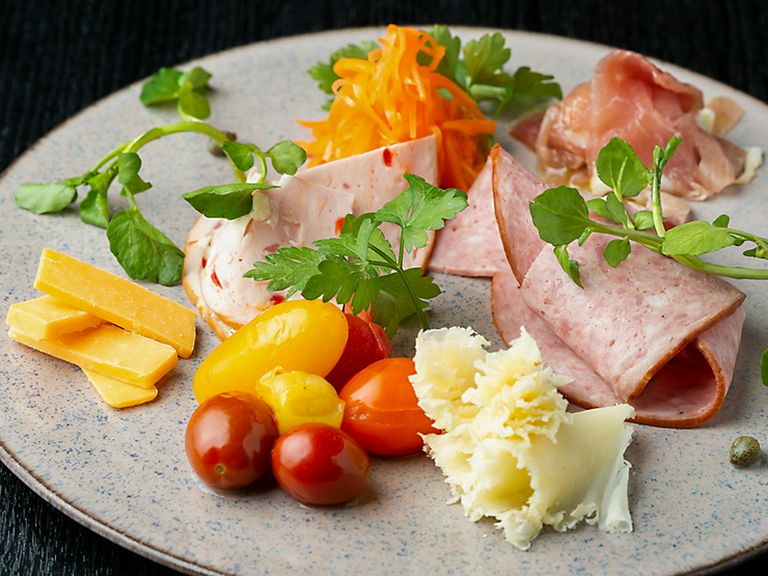 バランスにも彩りにもこだわった『前菜盛り合わせ』
