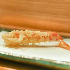 季節の食材をふんだんに使用した天ぷらコース。