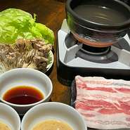 一人前640円／二人前1,270円／追加肉530円