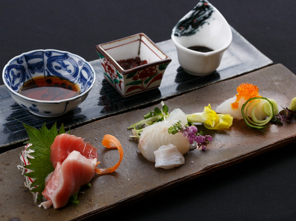 総料理長自ら足を運び、食材の選定。国産食材を中心に取り扱い